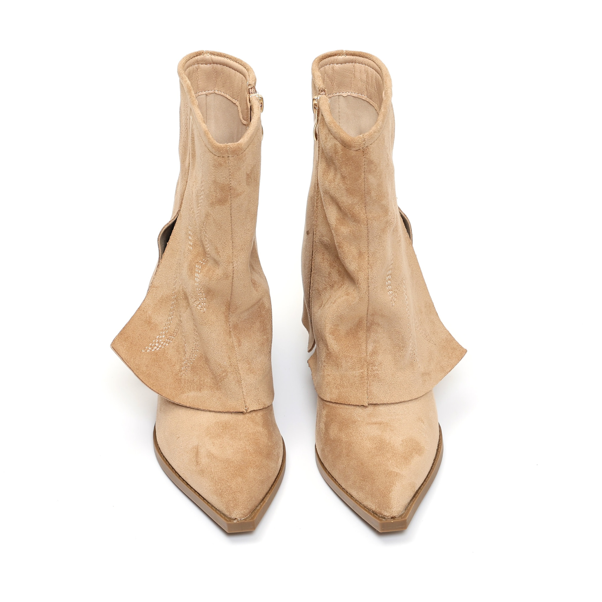 Stivaletti texani in simil pelle scamosciata con risvolto e ricamo