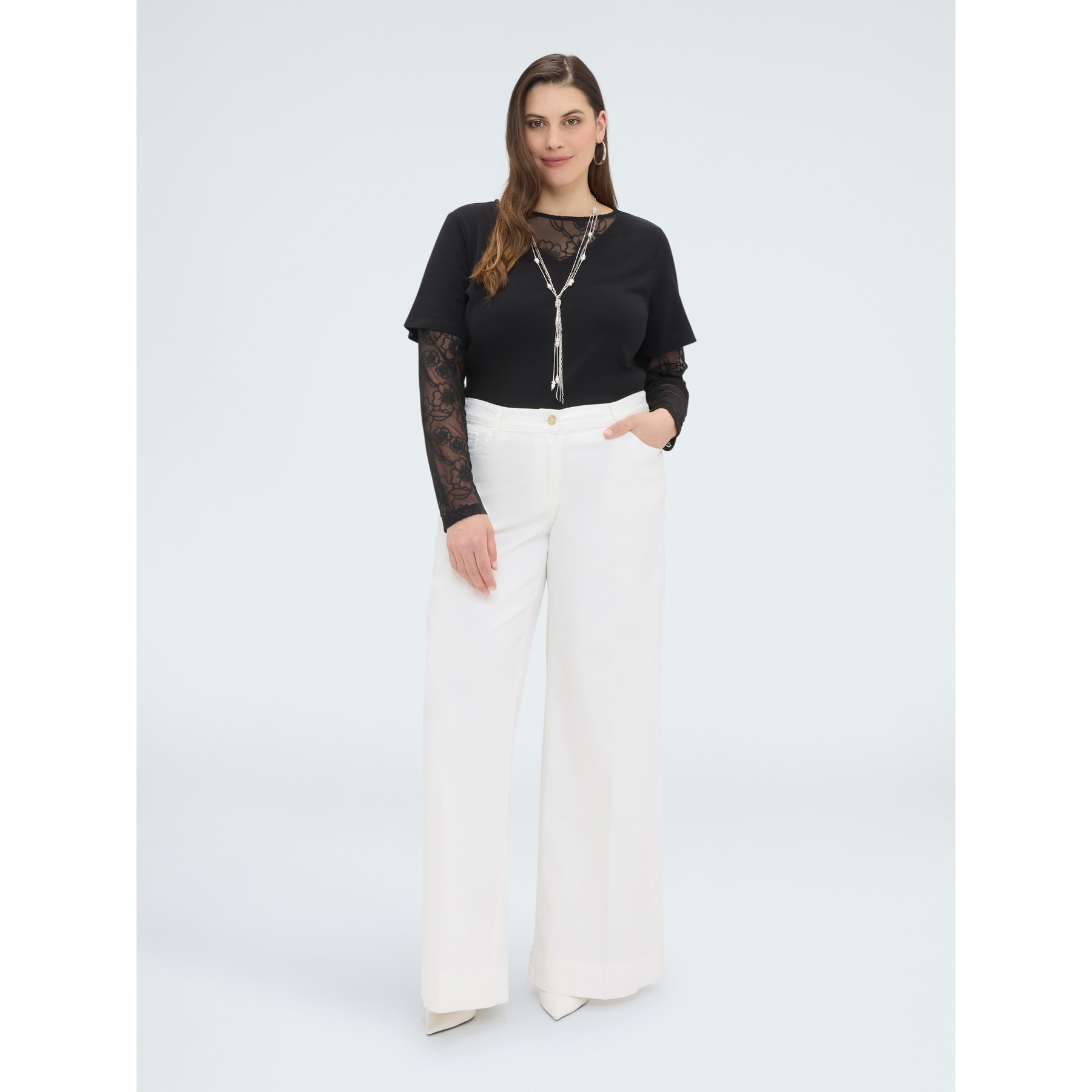 Fiorella Rubino - T-shirt con maniche e scollo in pizzo - Nero