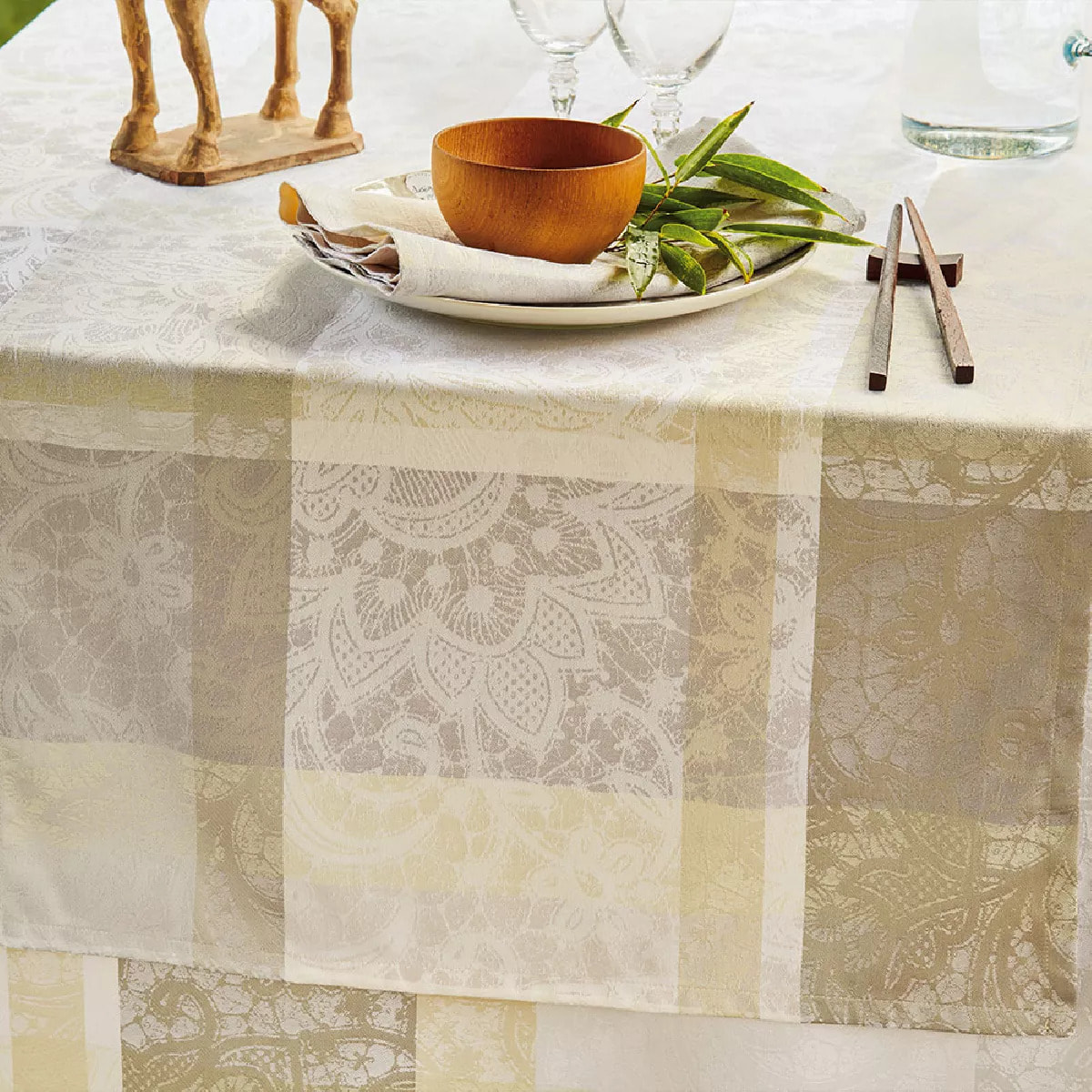 Chemin de table pur coton motif jacquard beige Mille dentelles naturel