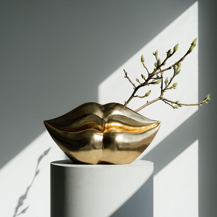 Vase lèvres doré Kare Design