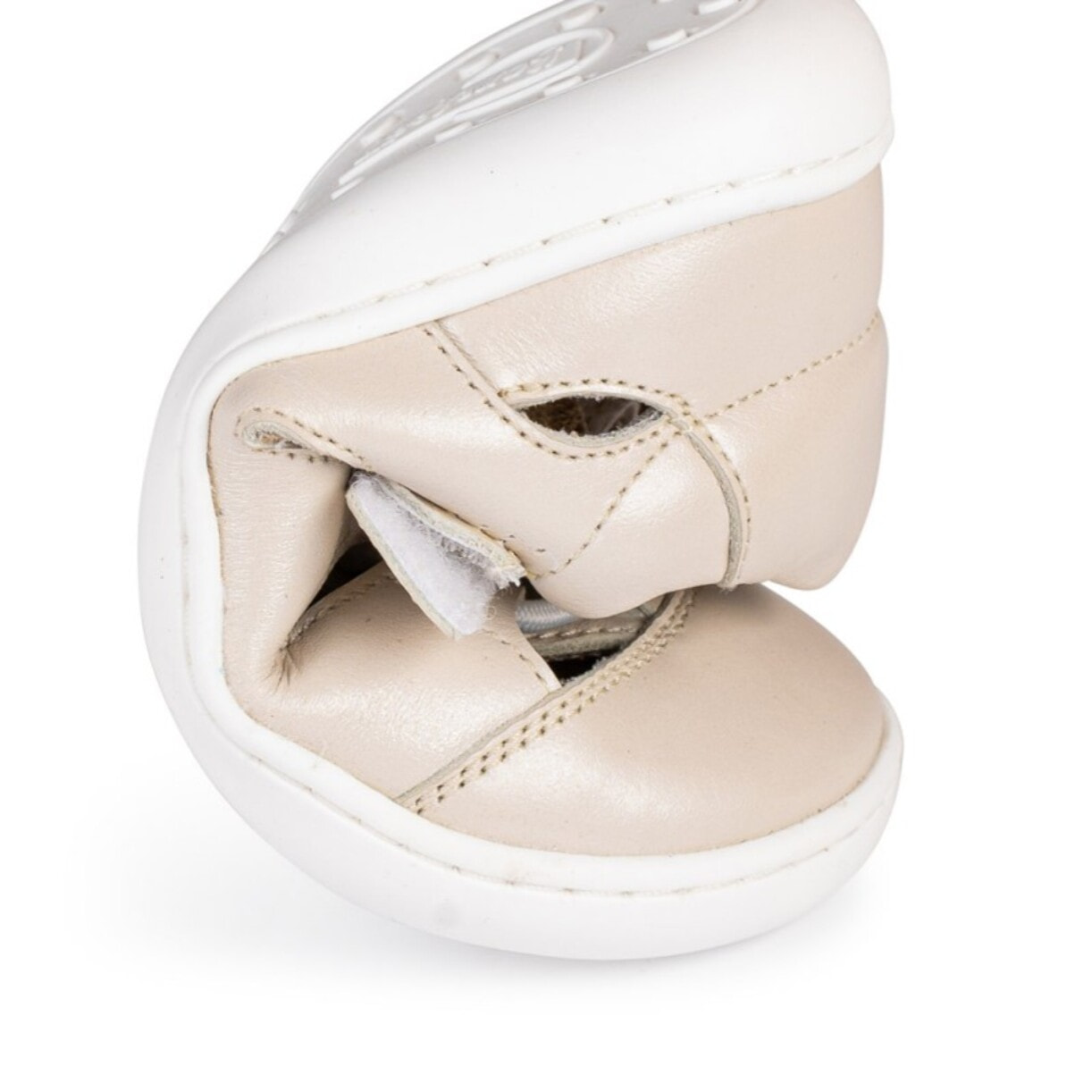 SANDALIA CERRADA BAREFOOT BEIGE – SUAVIDAD TOTAL