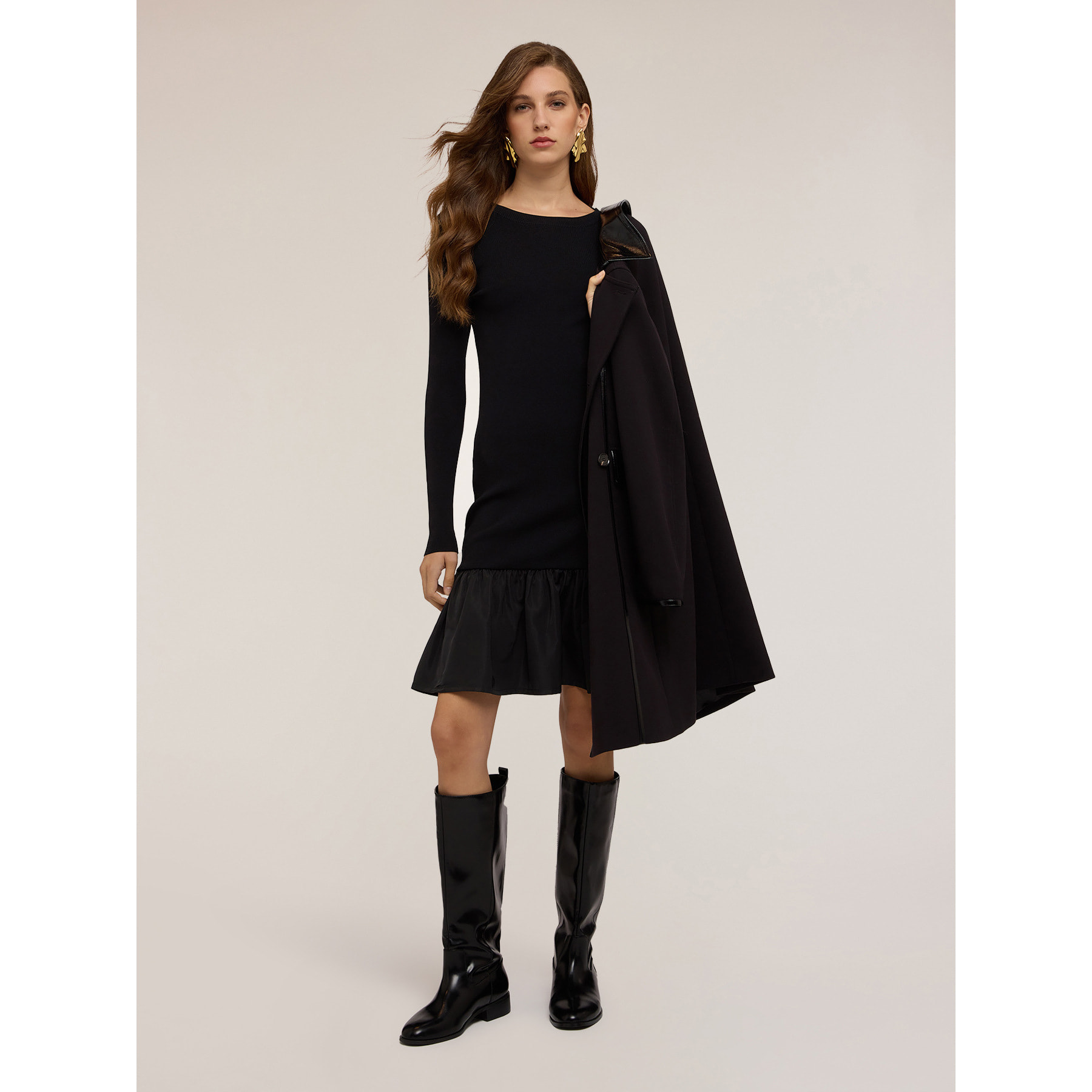 Motivi - Vestido acampanado de punto fino con volantes - Negro