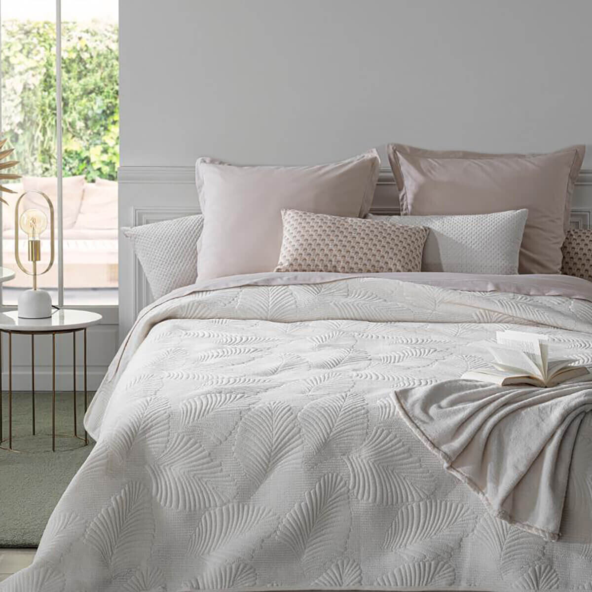 Dessus de lit "Delia" feuille velours blanc ivoire 240x260cm