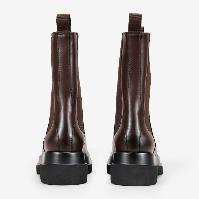 Botas chelsea marrones con doble suela