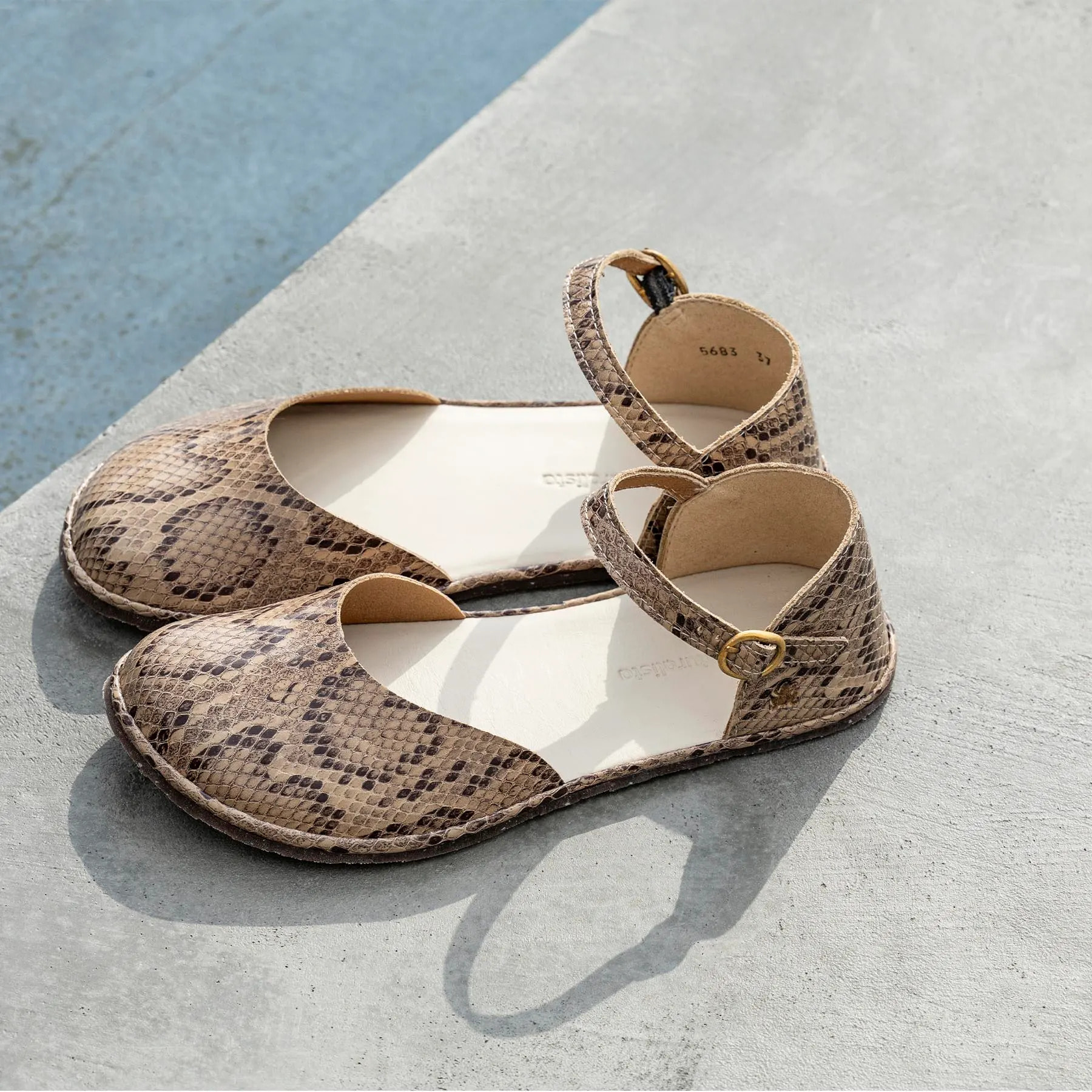 Sandalias N5683 SOFT NAPPA BLACK/ BARE SANDALS color Black