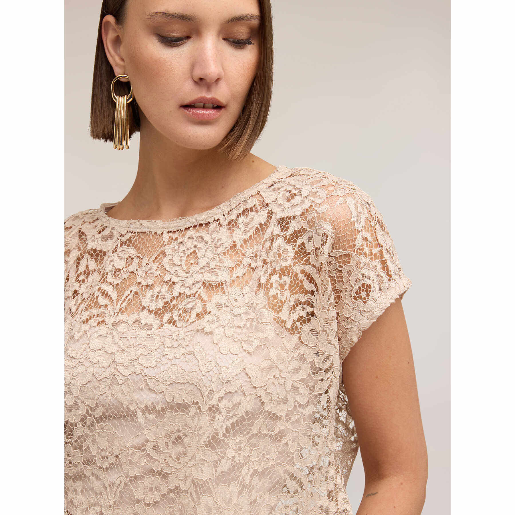 Motivi - Blusa corta in pizzo - Beige