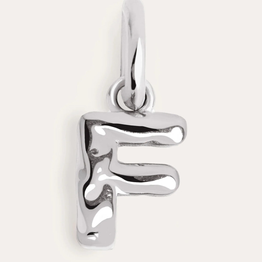 Charm Letter Organic Plata