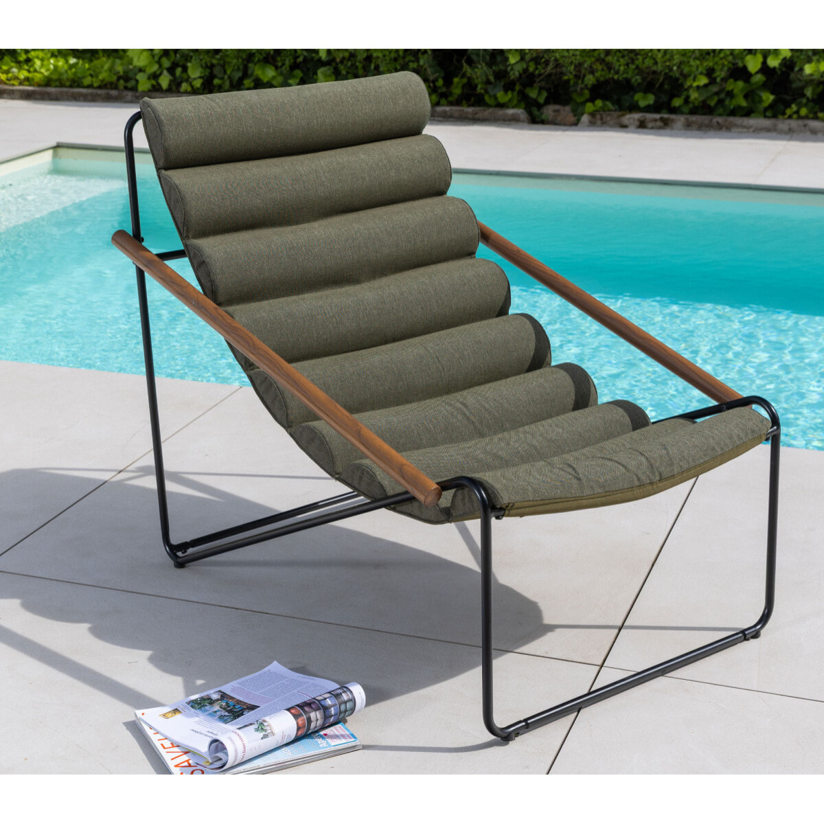 Fauteuil de détente en acier - bois et vert - SAVANE