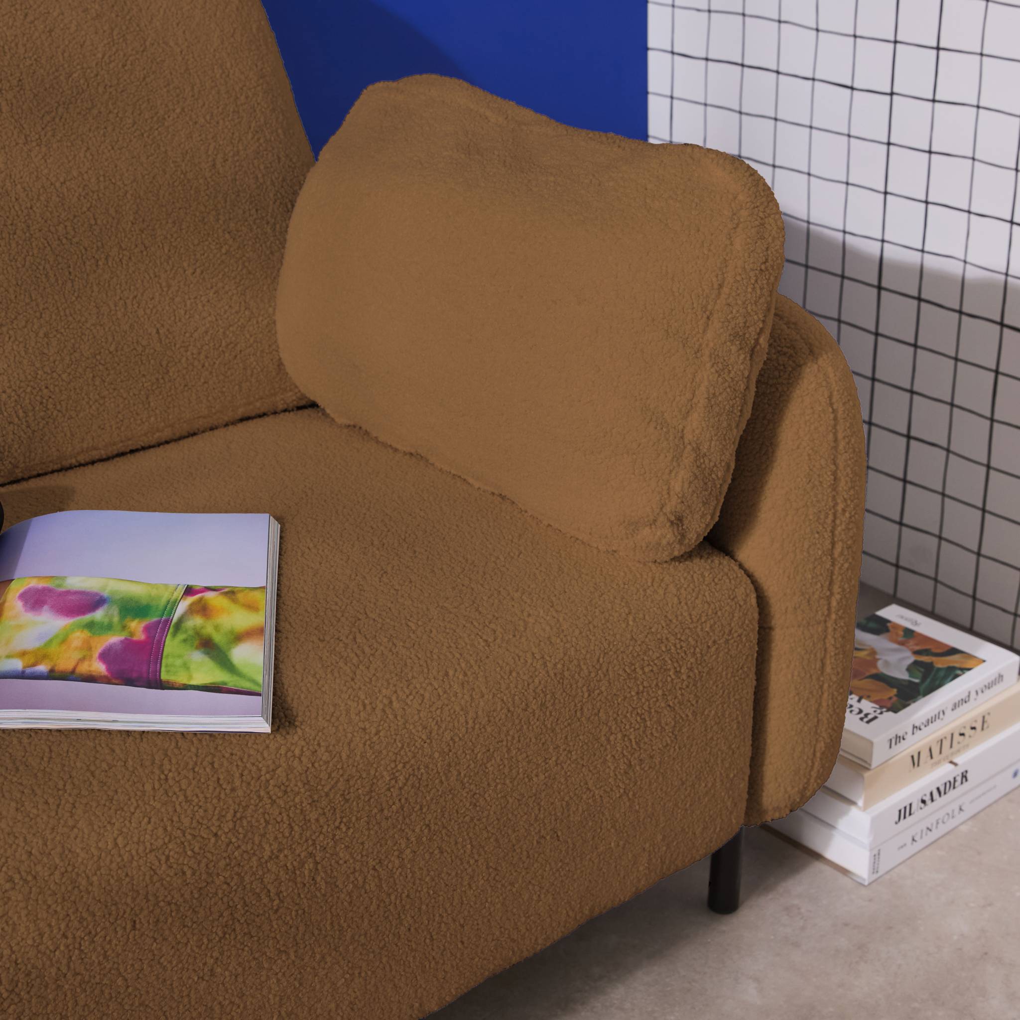 Canapé 3 places eucalyptus. bouclette beige foncé et piétement métal Teddy