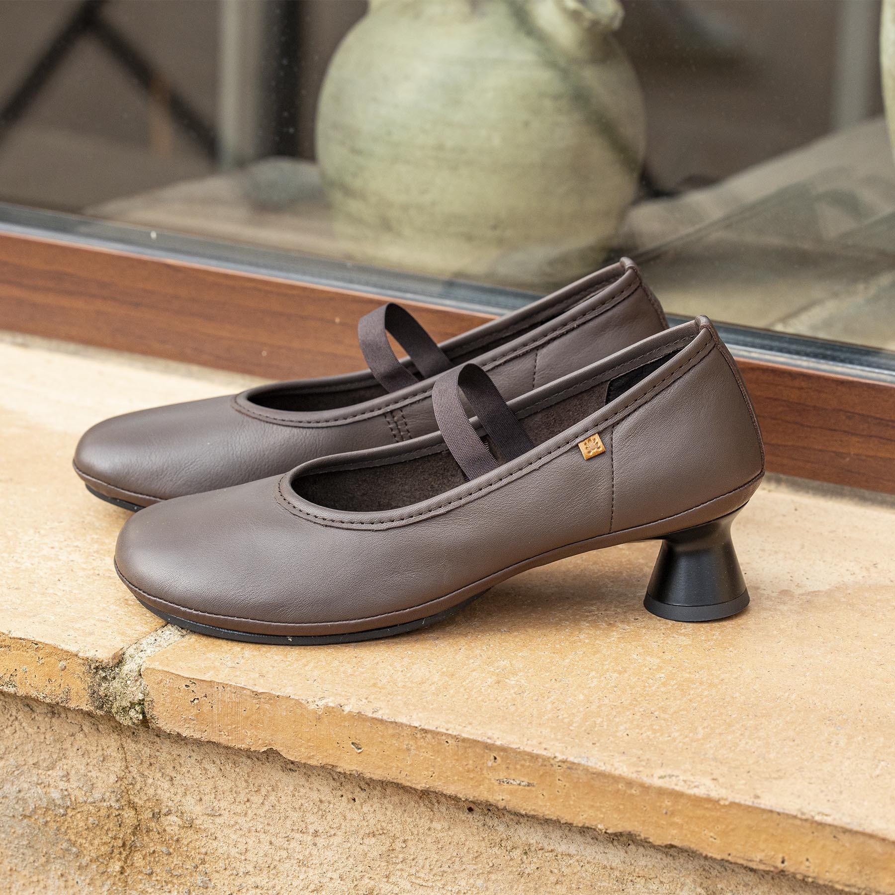 Zapatos con tacón N694 SOFT NAPPA BLACK/ ALMA color Black