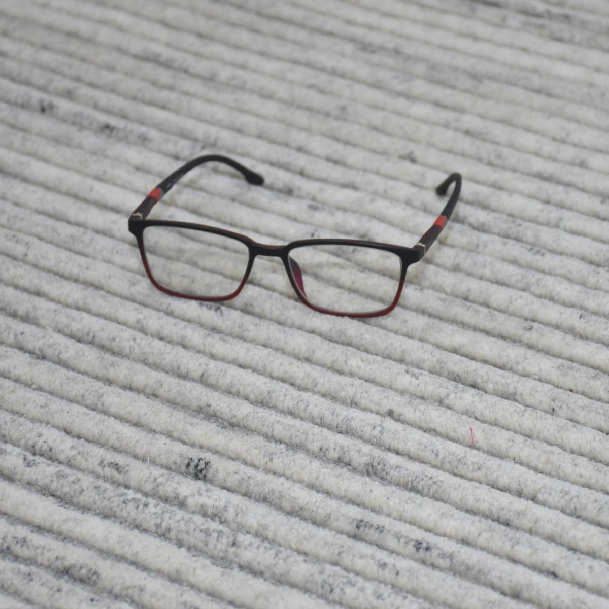 Tapis entièrement noué à la mains en laine motif Ligne grises