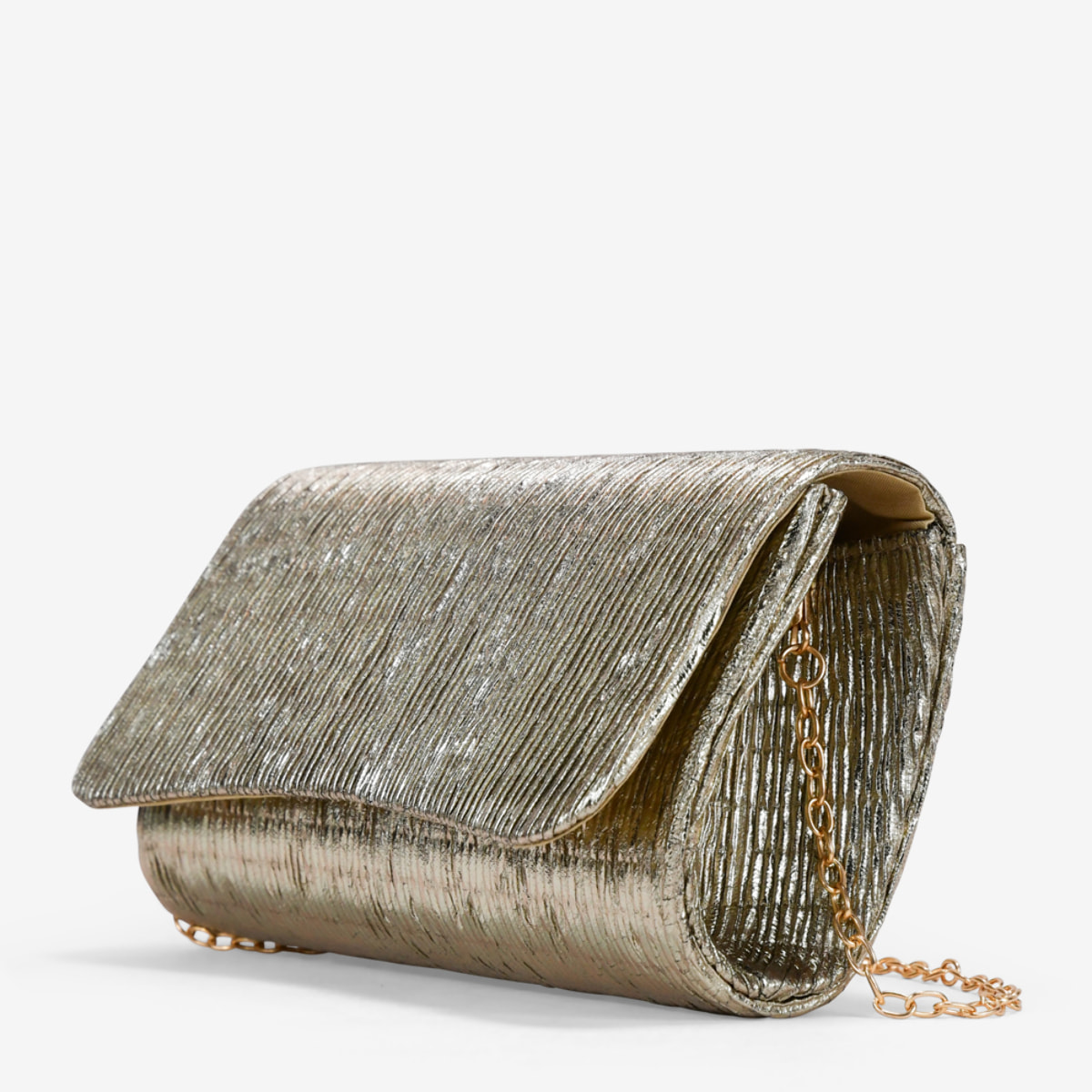 Bolso de fiesta dorado con solapa plisada