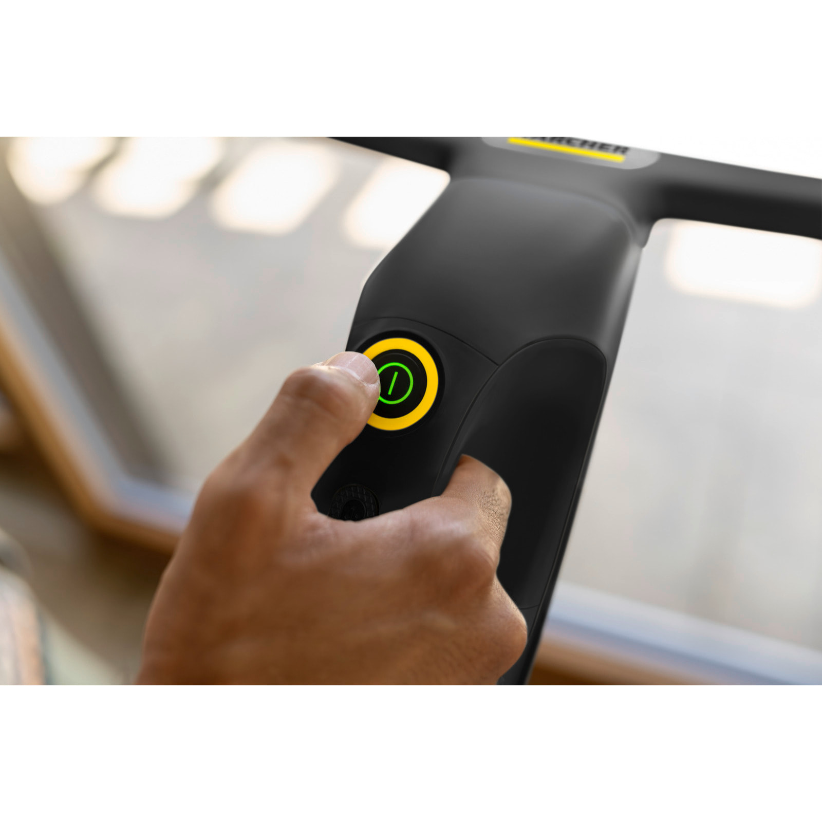 Nettoyeur de vitres Karcher WV 3 Comfort Precision+ Black - autonomie 105m² - détergent 1l - chargeur USB-C