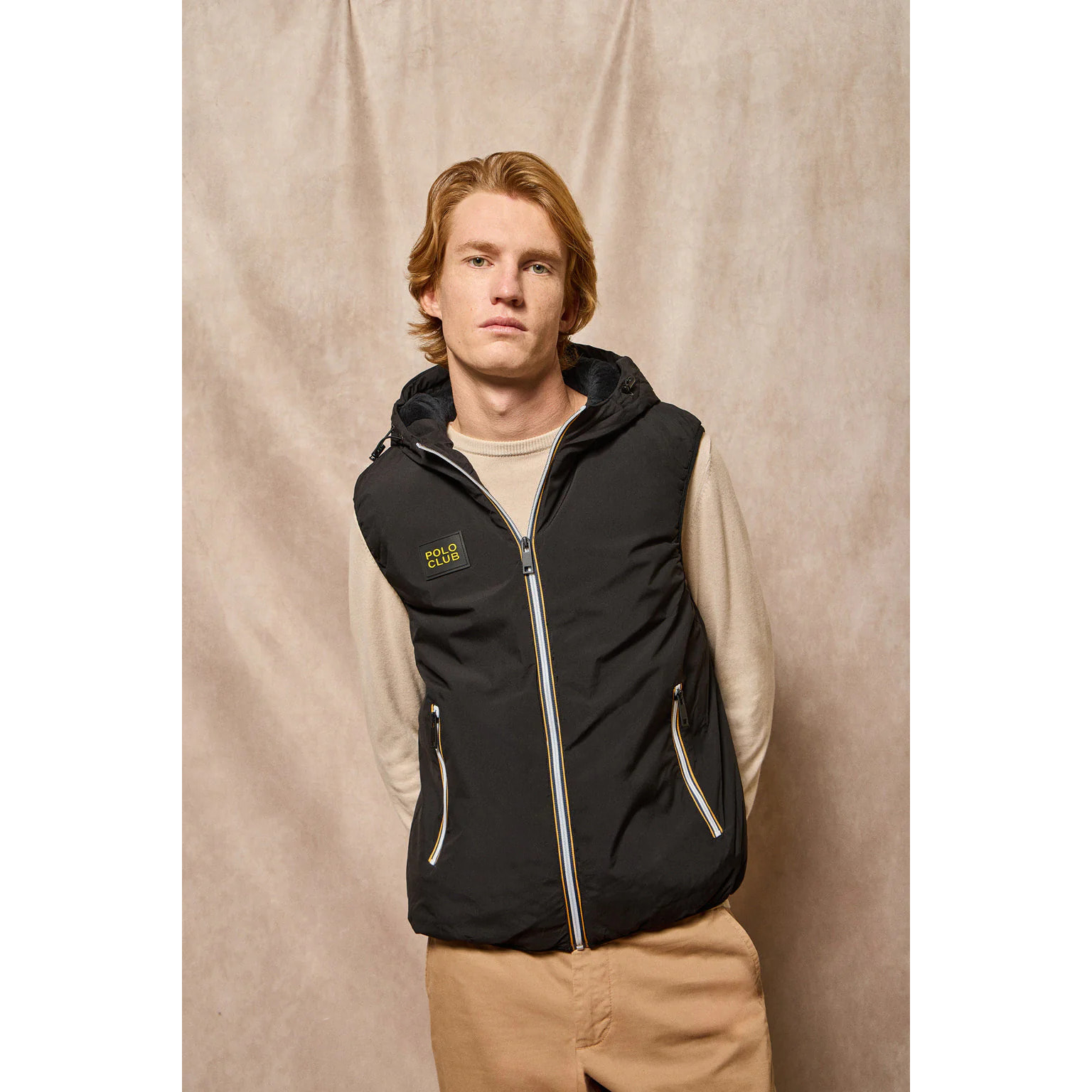 Gilet nero leggero con cappuccio fisso e particolari Polo Club