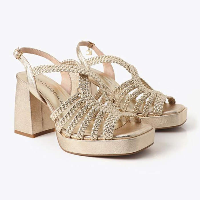 Sandalo con tacco metallizzato e cinturini intrecciati