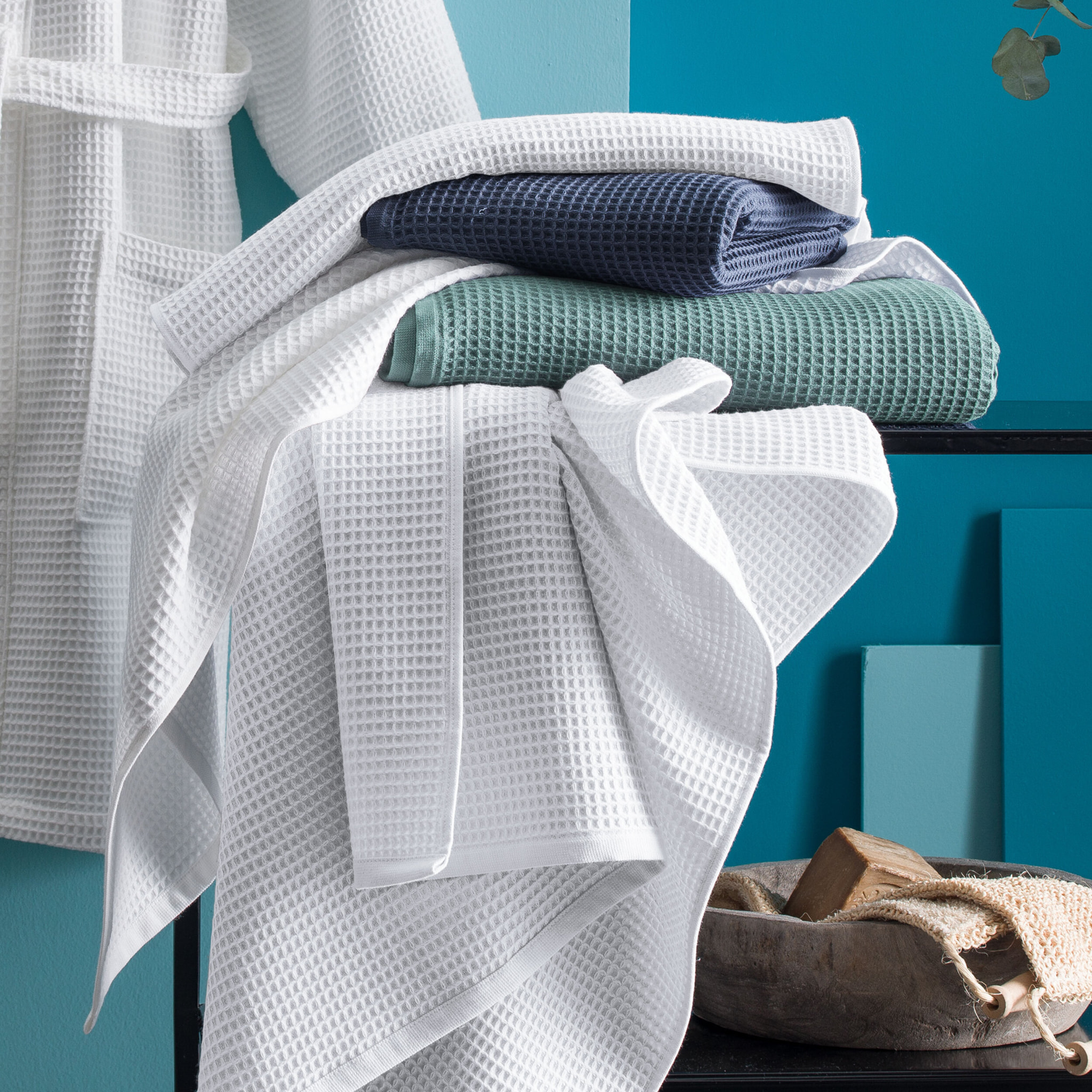 Serviette de toilette en coton bio, ESPRIT NID D'ABEILLE