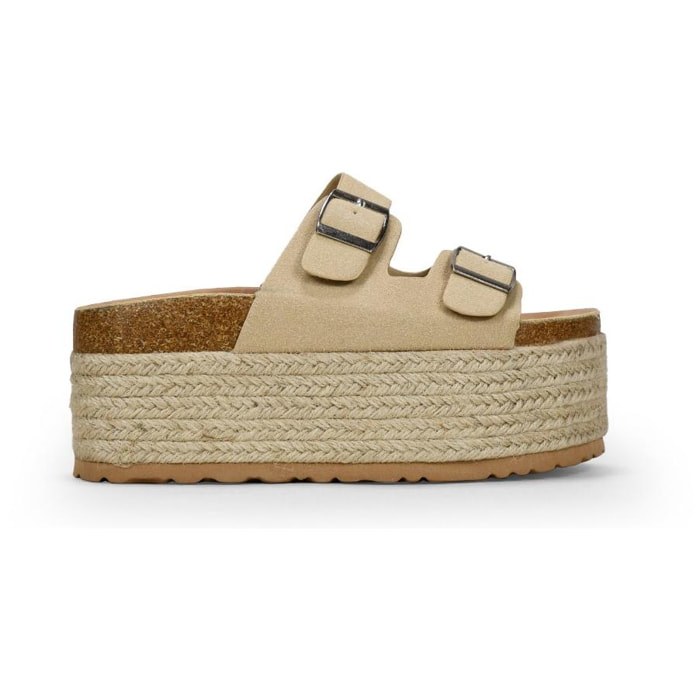 Sandalias beige con plataforma de esparto