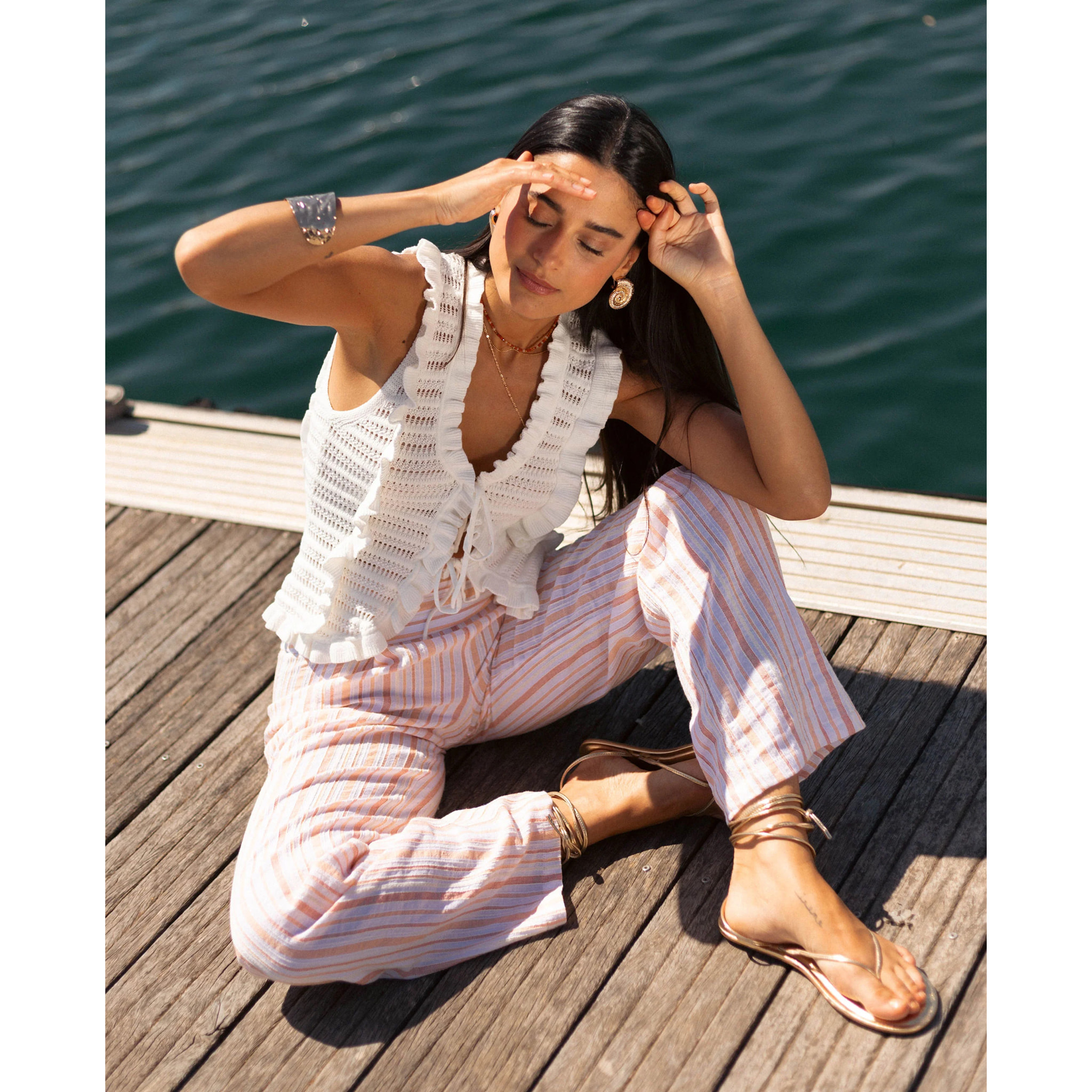 Pantalón de mujer a rayas con cintura ancha y pierna amplia