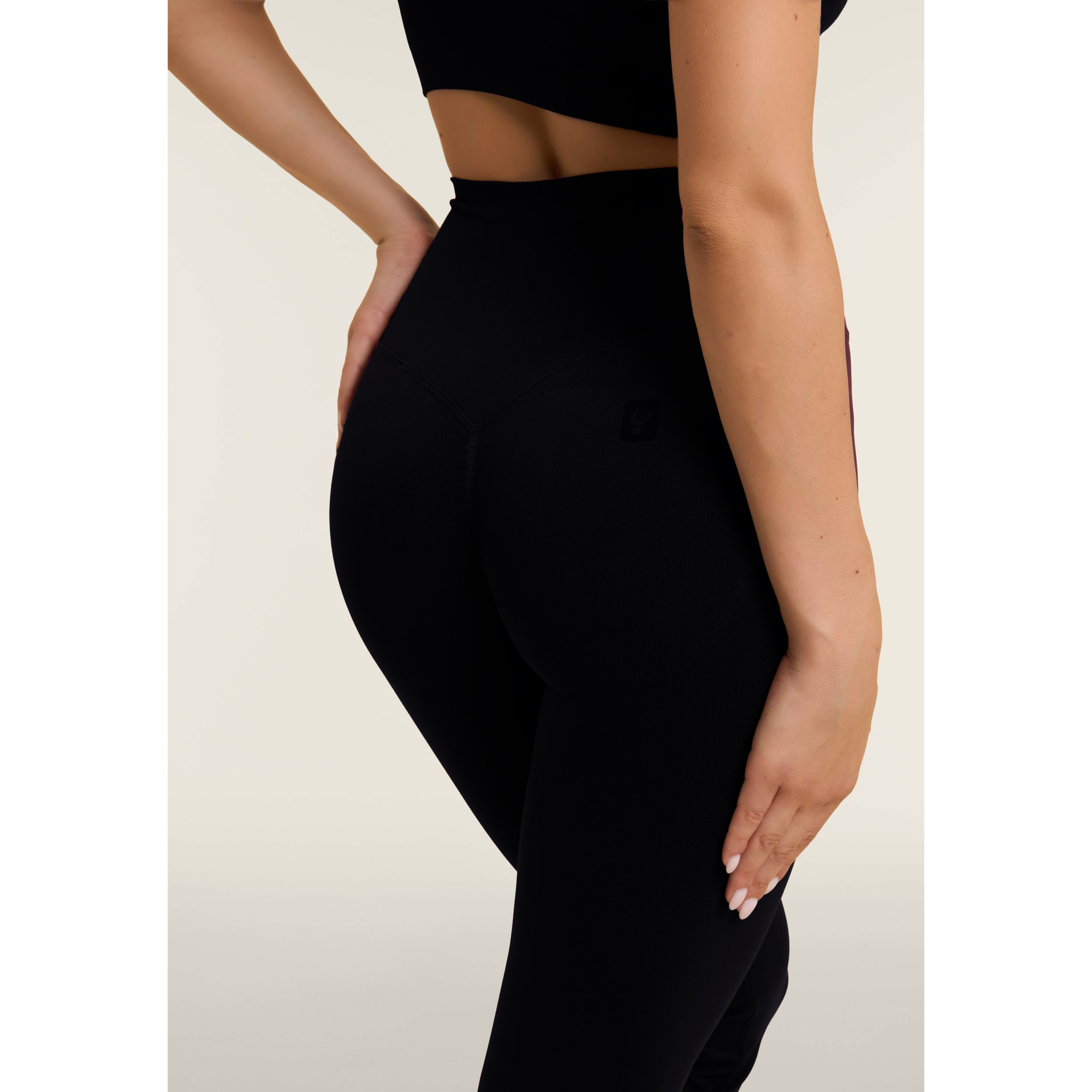 Leggings sportivi seamless a zampa con vita altissima