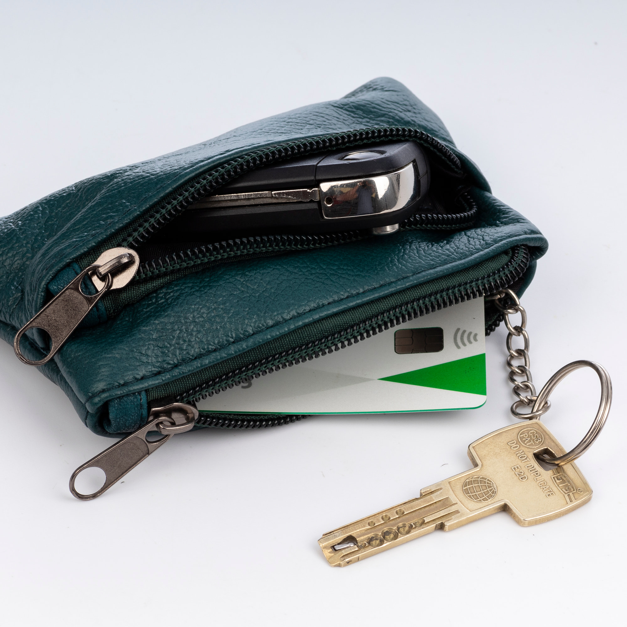 Atrani portamonedas con doble compartimento de piel Dollaro. Llavero interior.