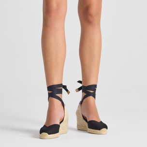 Alpargata plana en lona de algodón con pala en v y lazo al tobillo