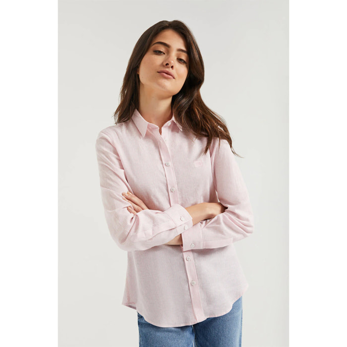 Camisa mil rayas rosa con detalle bordado en el pecho