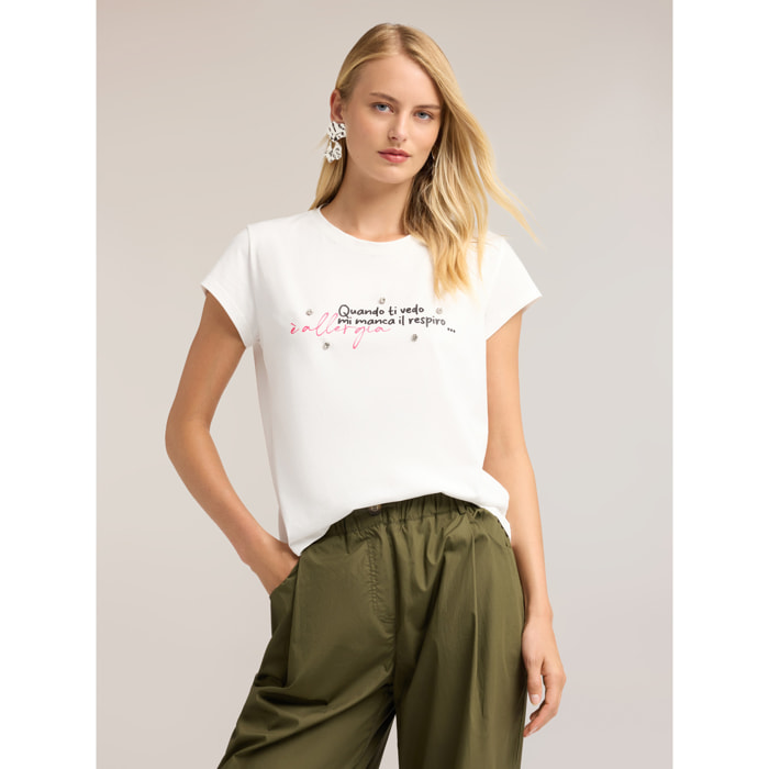 Motivi - T-shirt con scritta e ricamo di pietre - Bianco