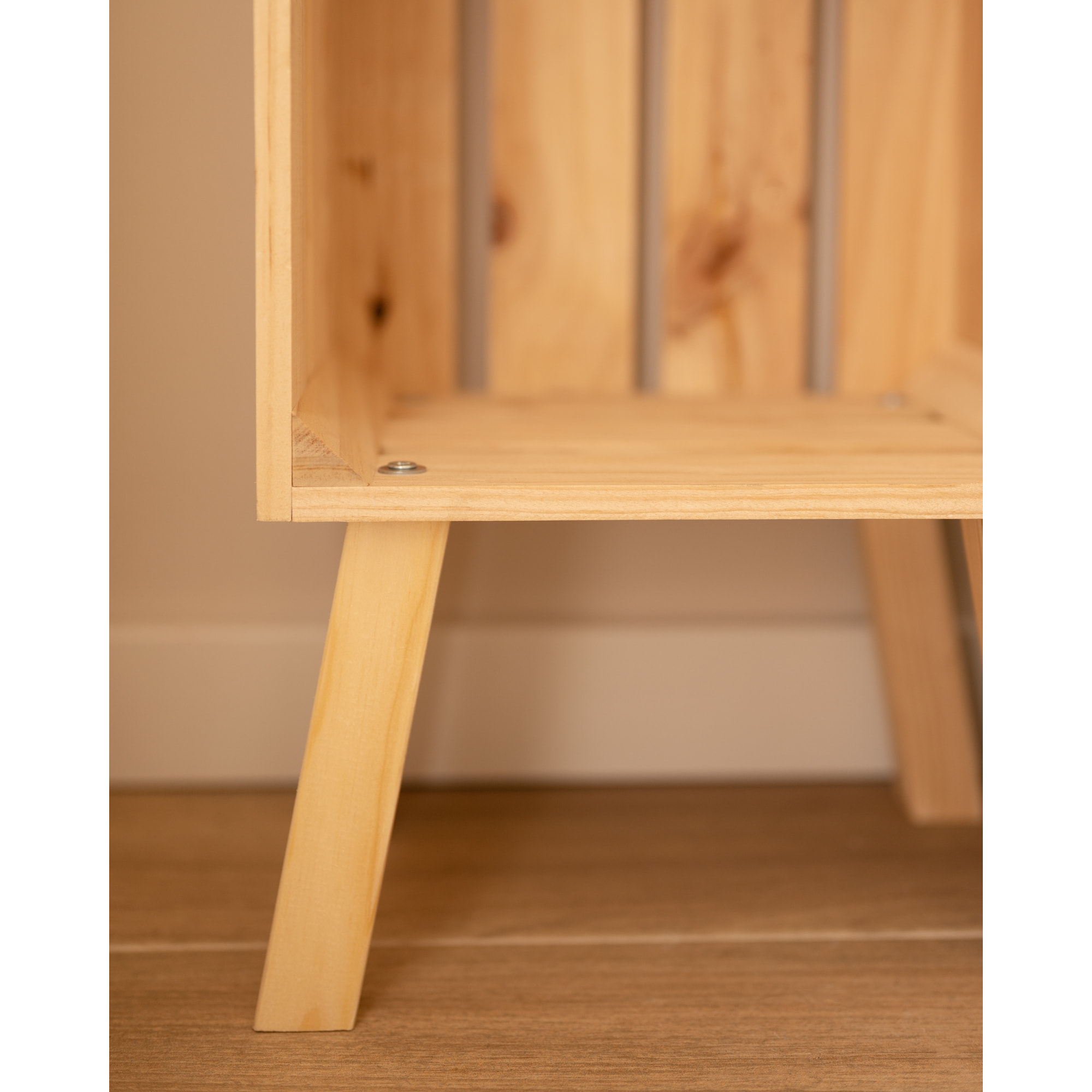Table de chevet en bois massif ton naturel 66x26cm Hauteur: 66 Longueur: 25.5 Largeur: 29.5
