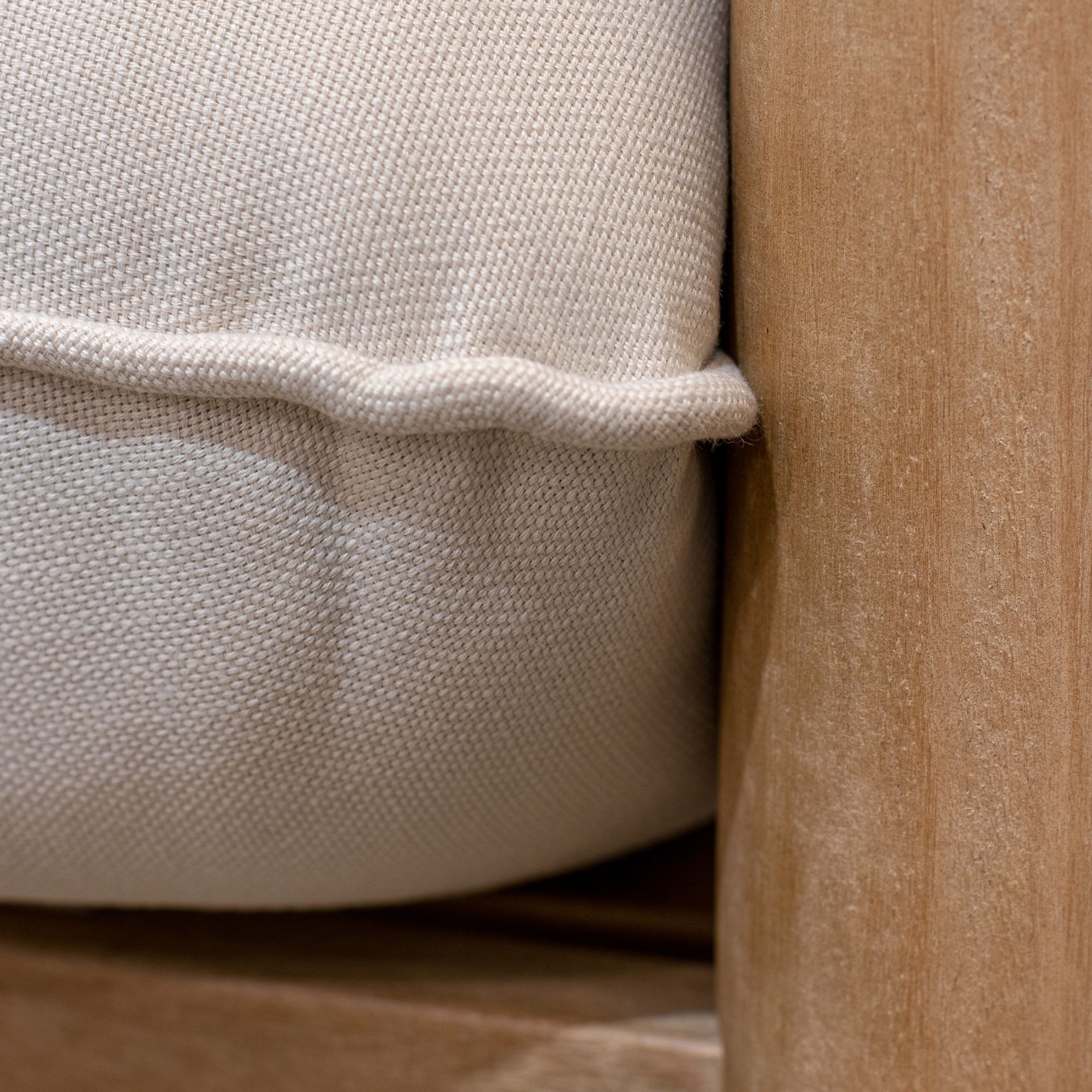 Salon de jardin en bois d'eucalyptus et coussins gris 4 places NOSARA