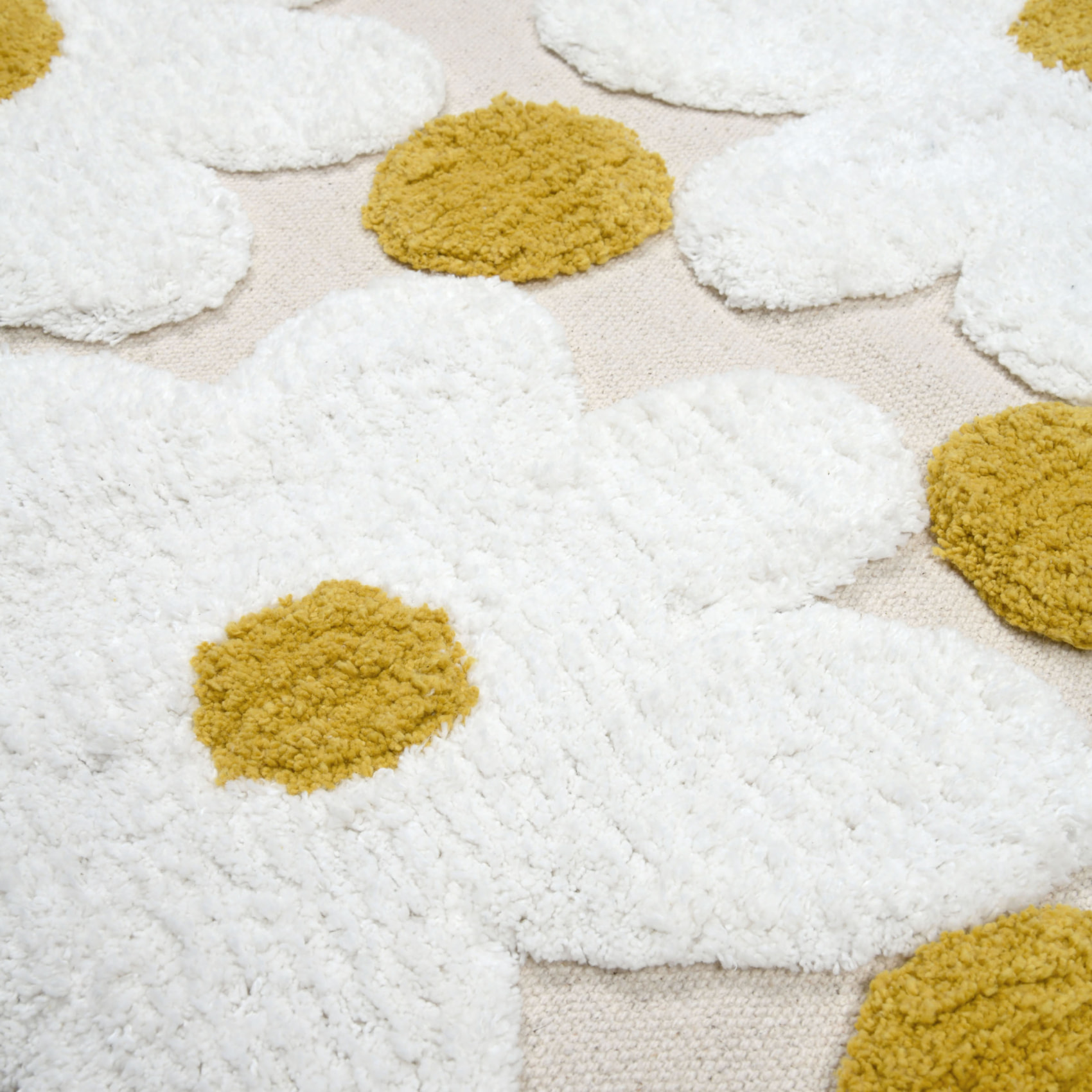 Tapis de salon en coton à motif marguerites en relief - Naturel