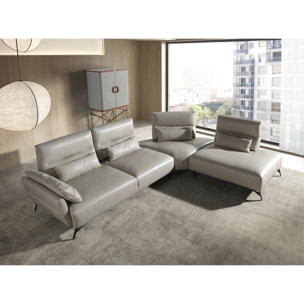 Sofá chaise longue Angel Cerdá derecha de 5 plazas tapizado en piel de origen vacuno en arena patas de acero inoxidable en negro 341x254x94cm