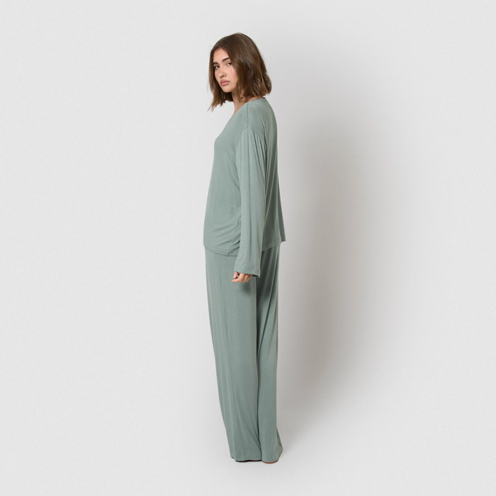 Pijama largo de viscosa verde seco