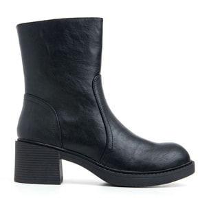 Stivaletto liscio con tacco - NERO