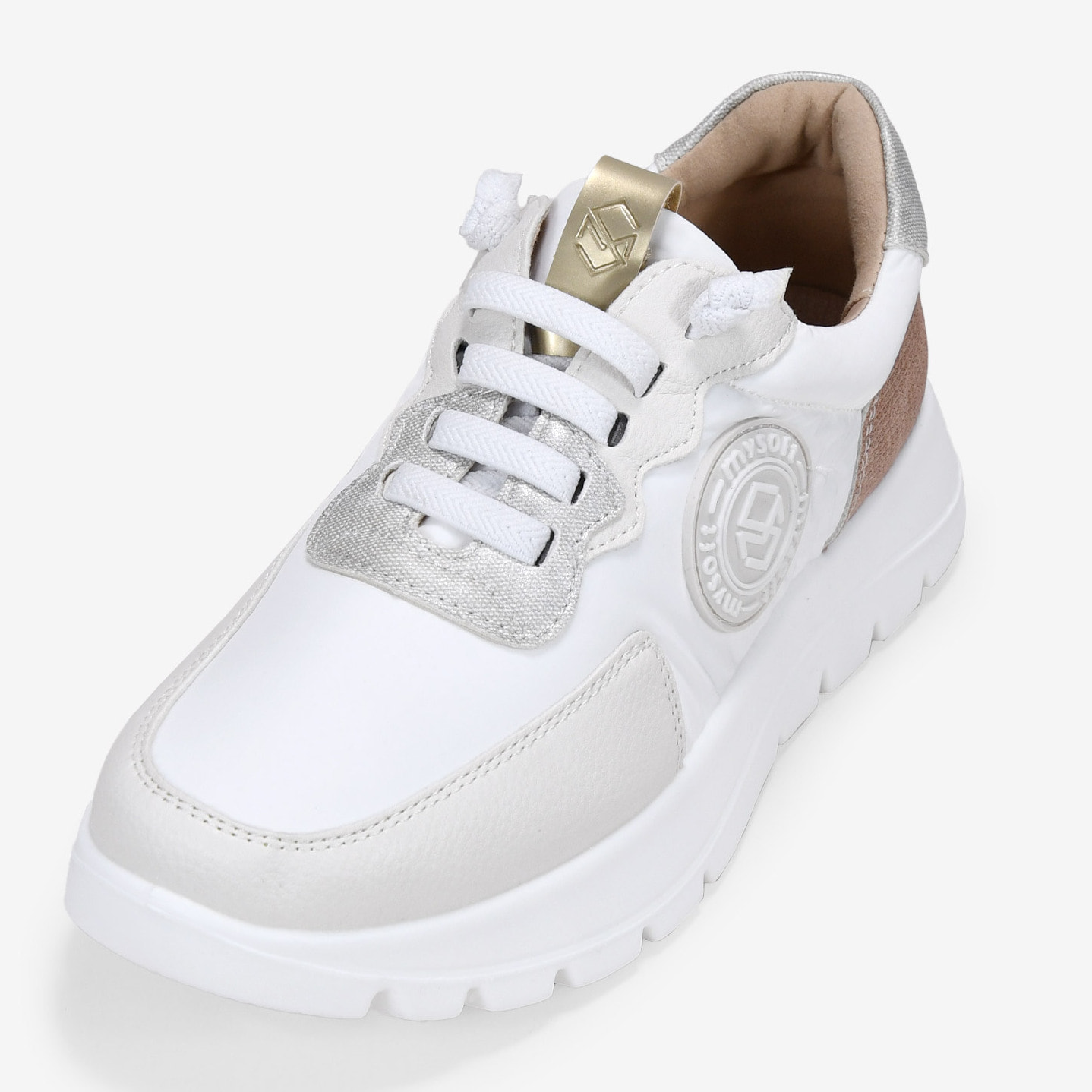 Zapatillas blancas con cordones elásticos