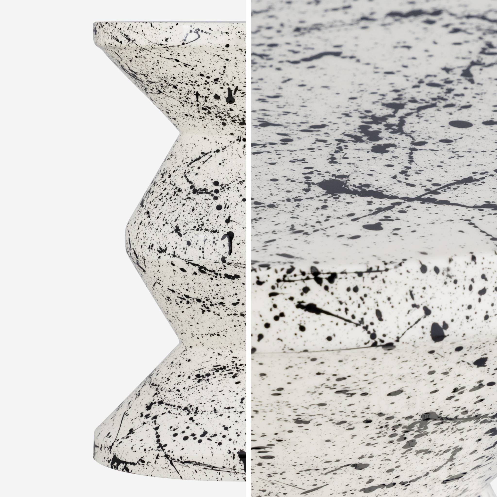 Table d'appoint. bout de canapé. table de chevet acier émaillé. motif moucheté noir Ø33 x H 47cm - Zina