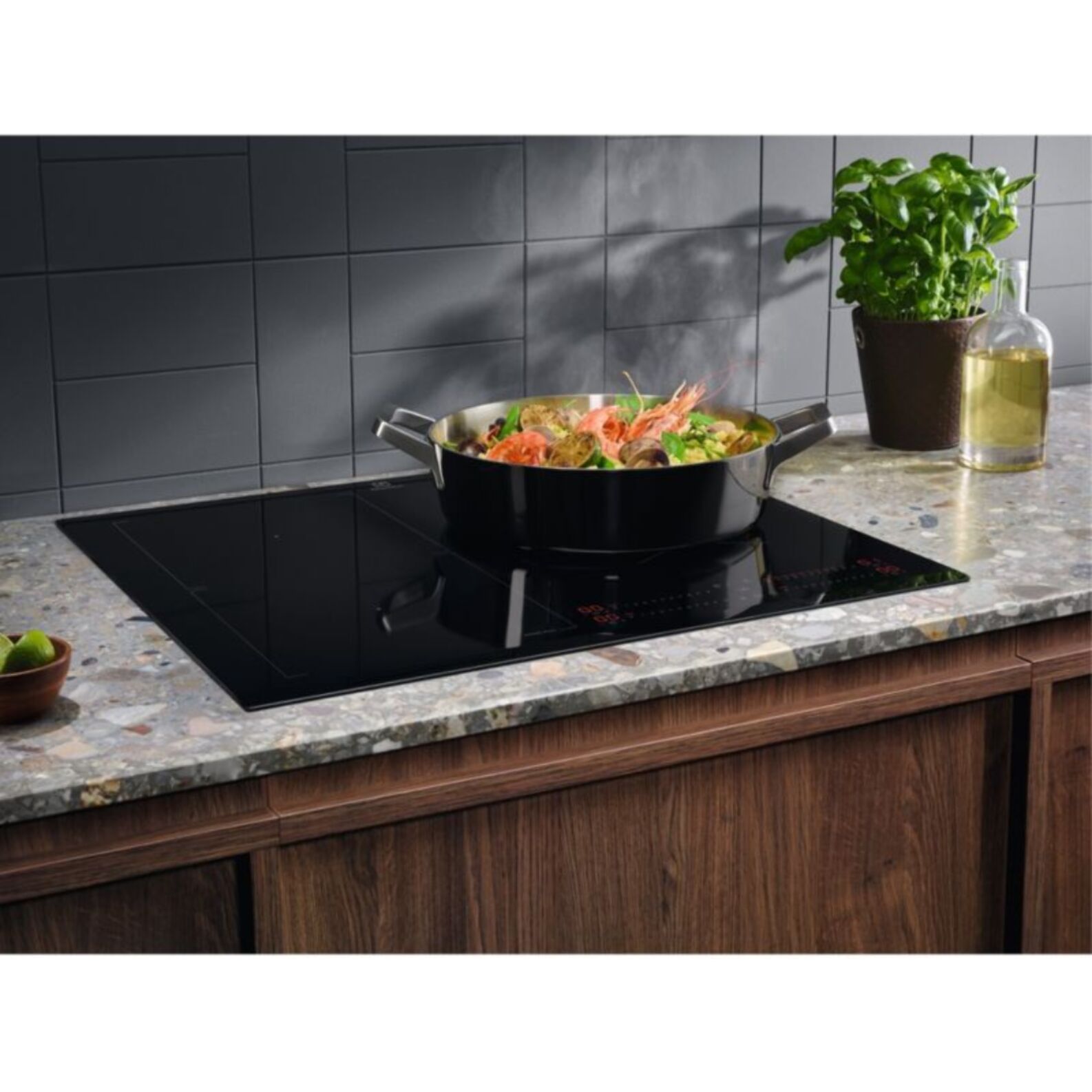 Plaque induction ELECTROLUX EIS62453 - Anti-débordement SenseBoil 4 foyers