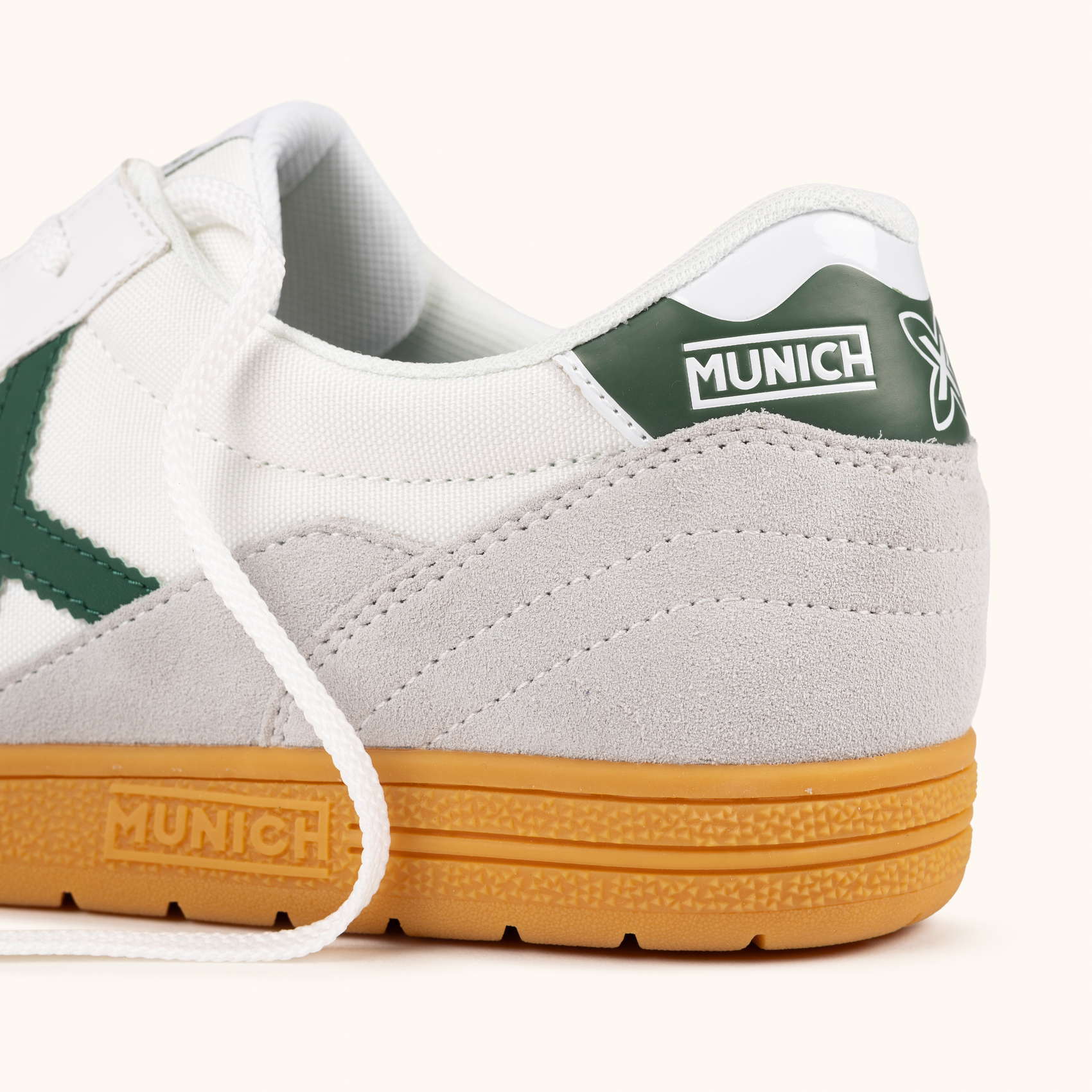 Zapatilla Deportiva de Piel y Nylon con Suela Caramelo MUNICH GRESCA XLS 325