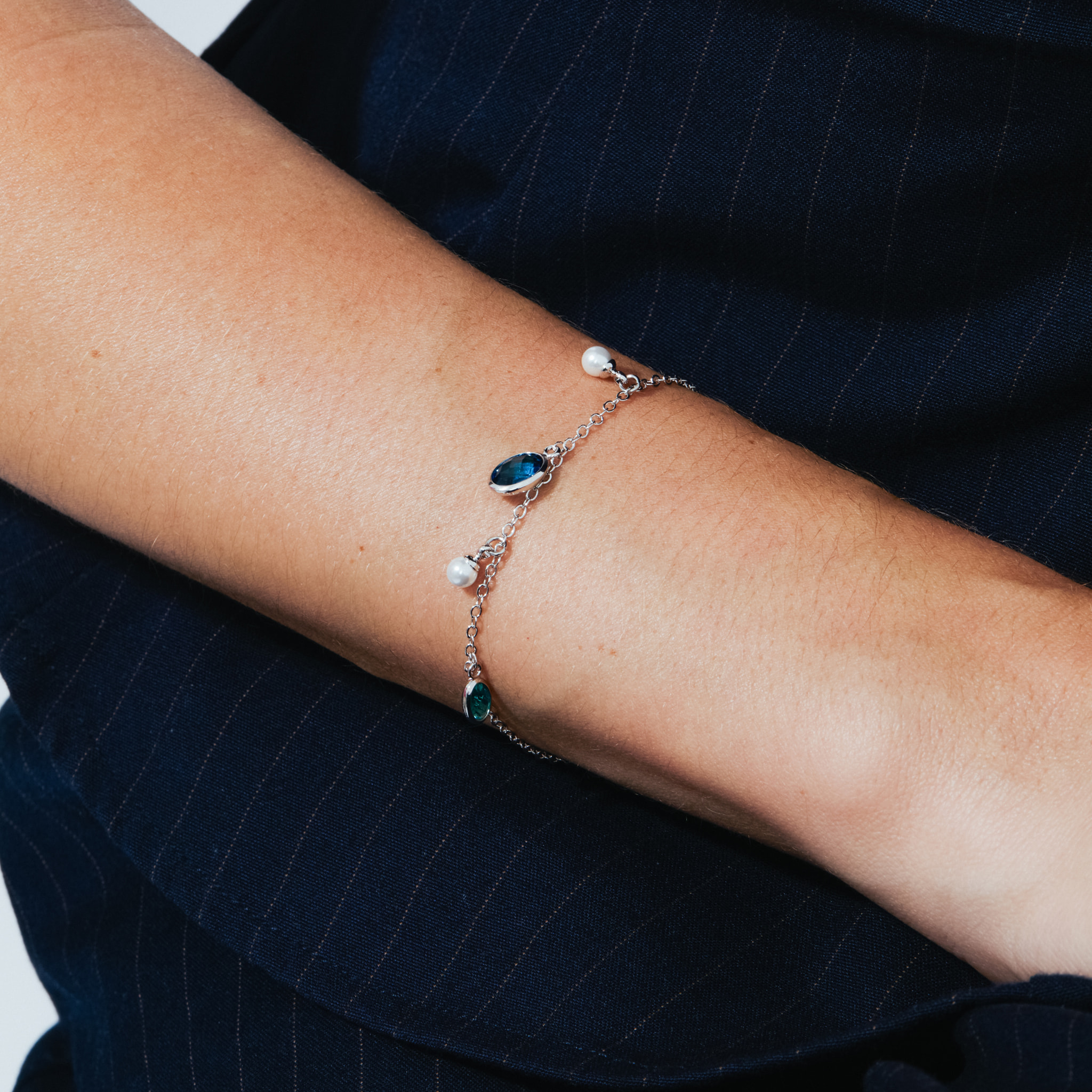 Pulsera Sewi acabado plata