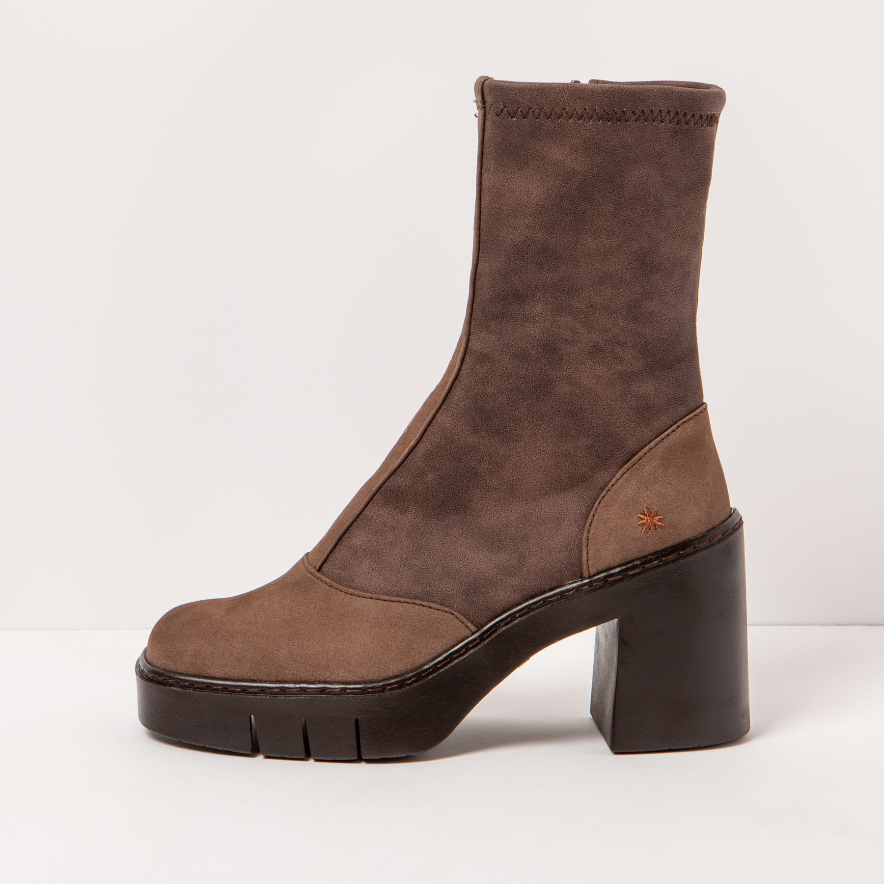 Botines con tacón 1973 NOBUCK BROWN/BERNA color Brown
