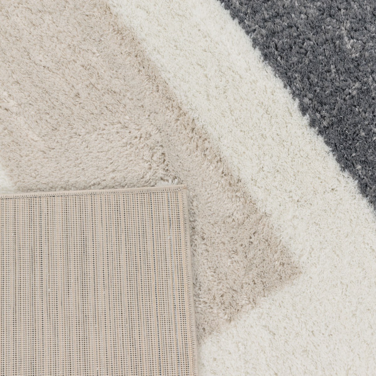 KARENA - Tapis moderne design géométrique en polypropylène