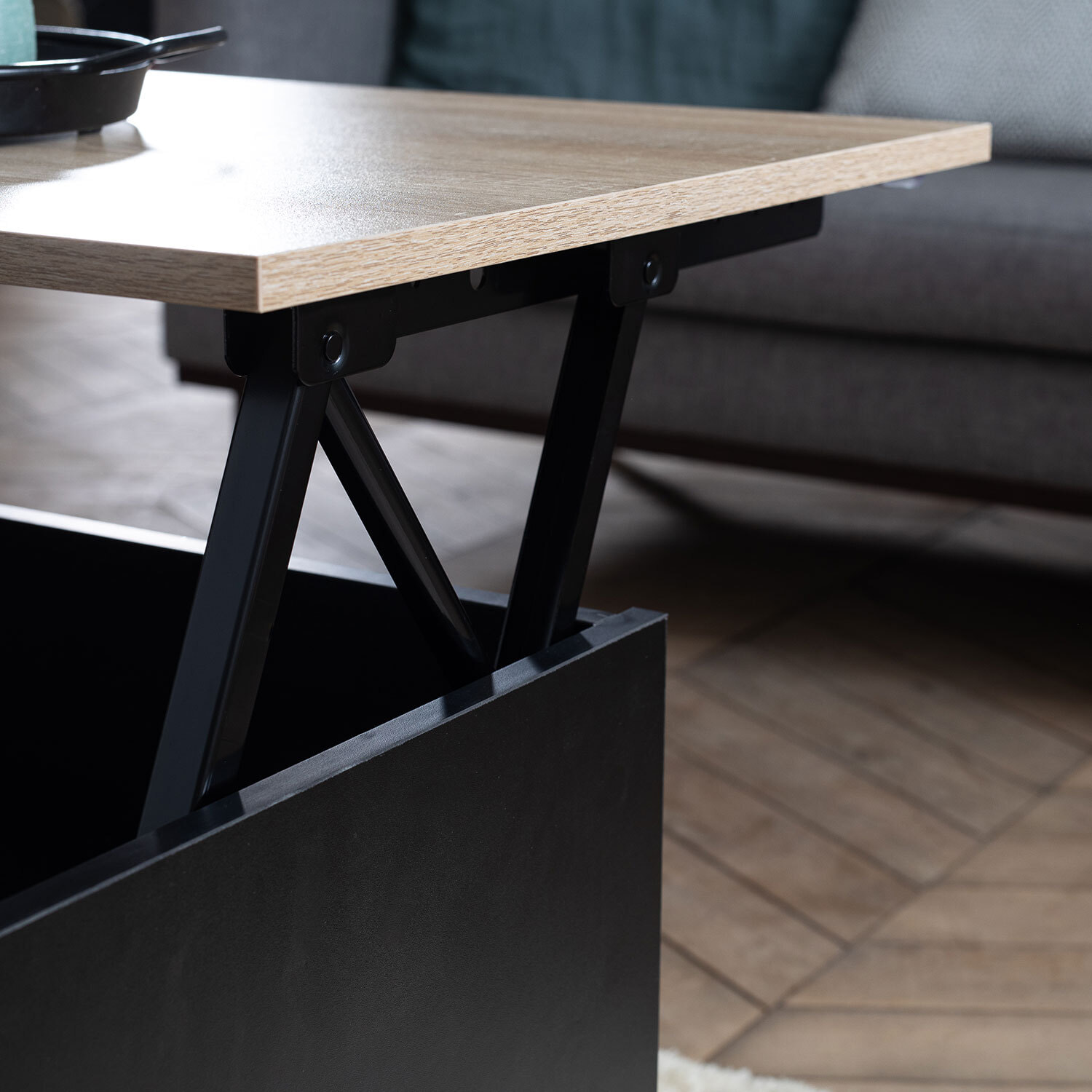 Table basse avec plateau relevable noire et bois HEDDA