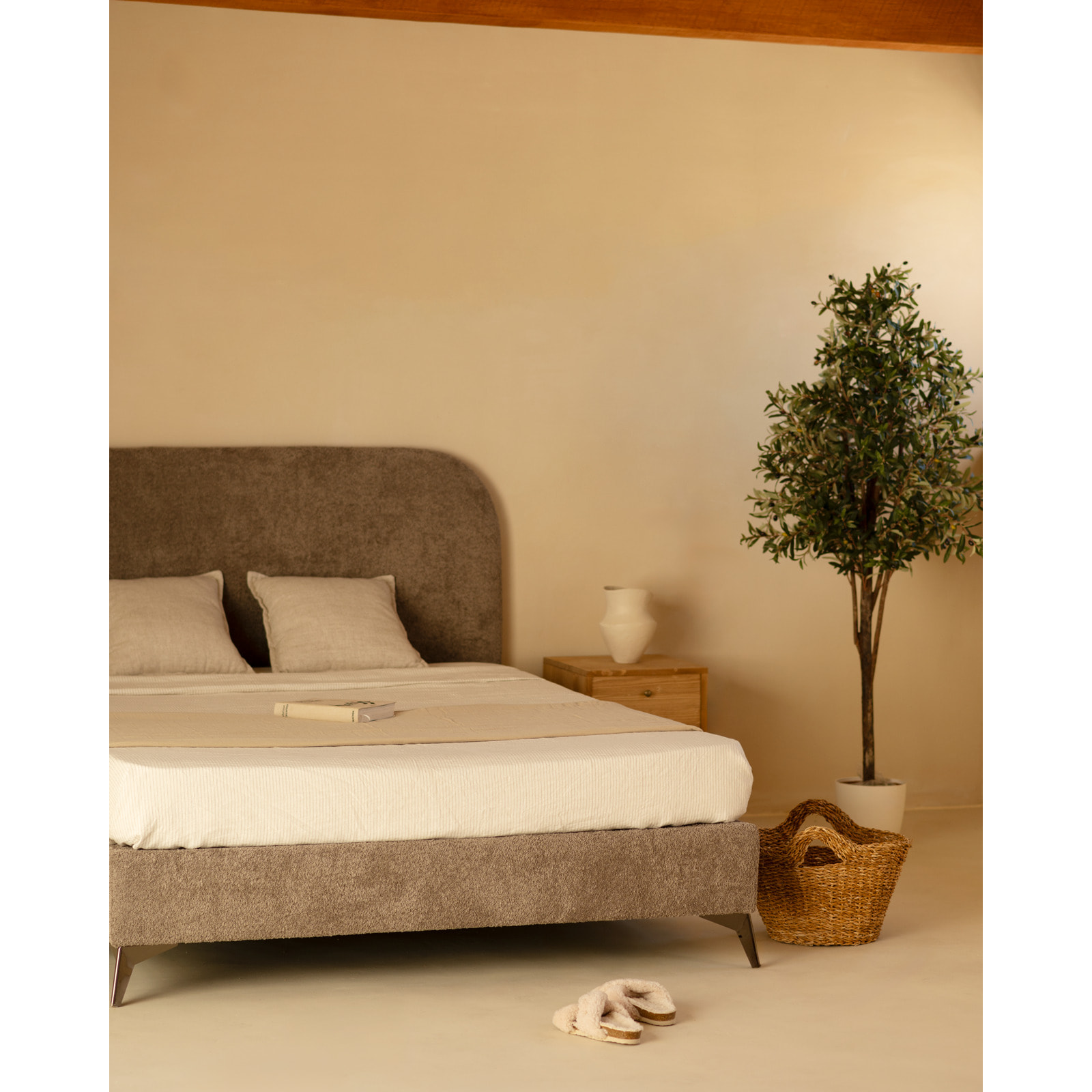 Lit rembourré en taupe boculé pour les matelas en différentes tailles