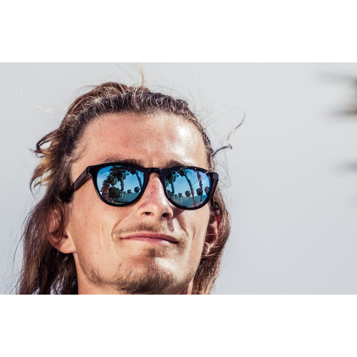 Gafas de sol KAU FLORENCIA - De acetato negro brillante y madera de ébano / Azul cielo revo azul