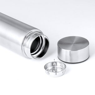 Termo en acero inox de 470 ml de capacidad con base de corcho. Con doble pared para mejor conservación de la temperatura. Infusor incluido.