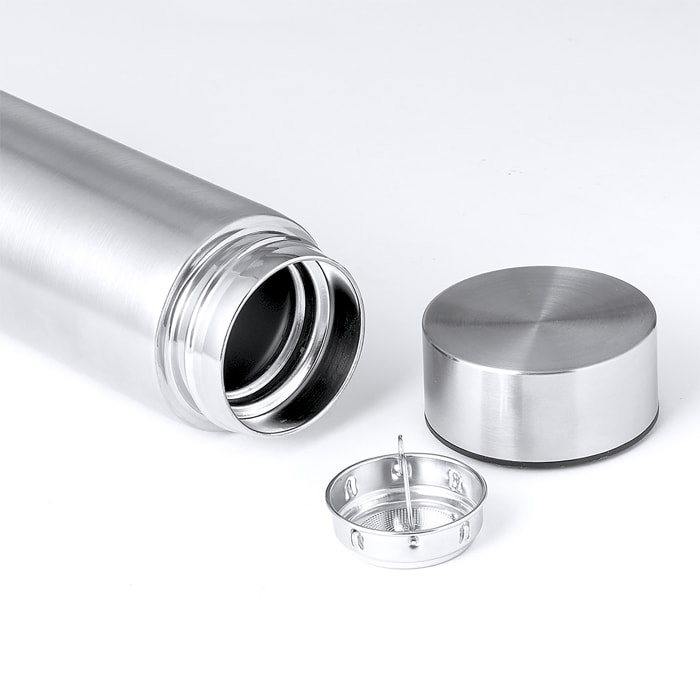 Termo en acero inox de 470 ml de capacidad con base de corcho. Con doble pared para mejor conservación de la temperatura. Infusor incluido.