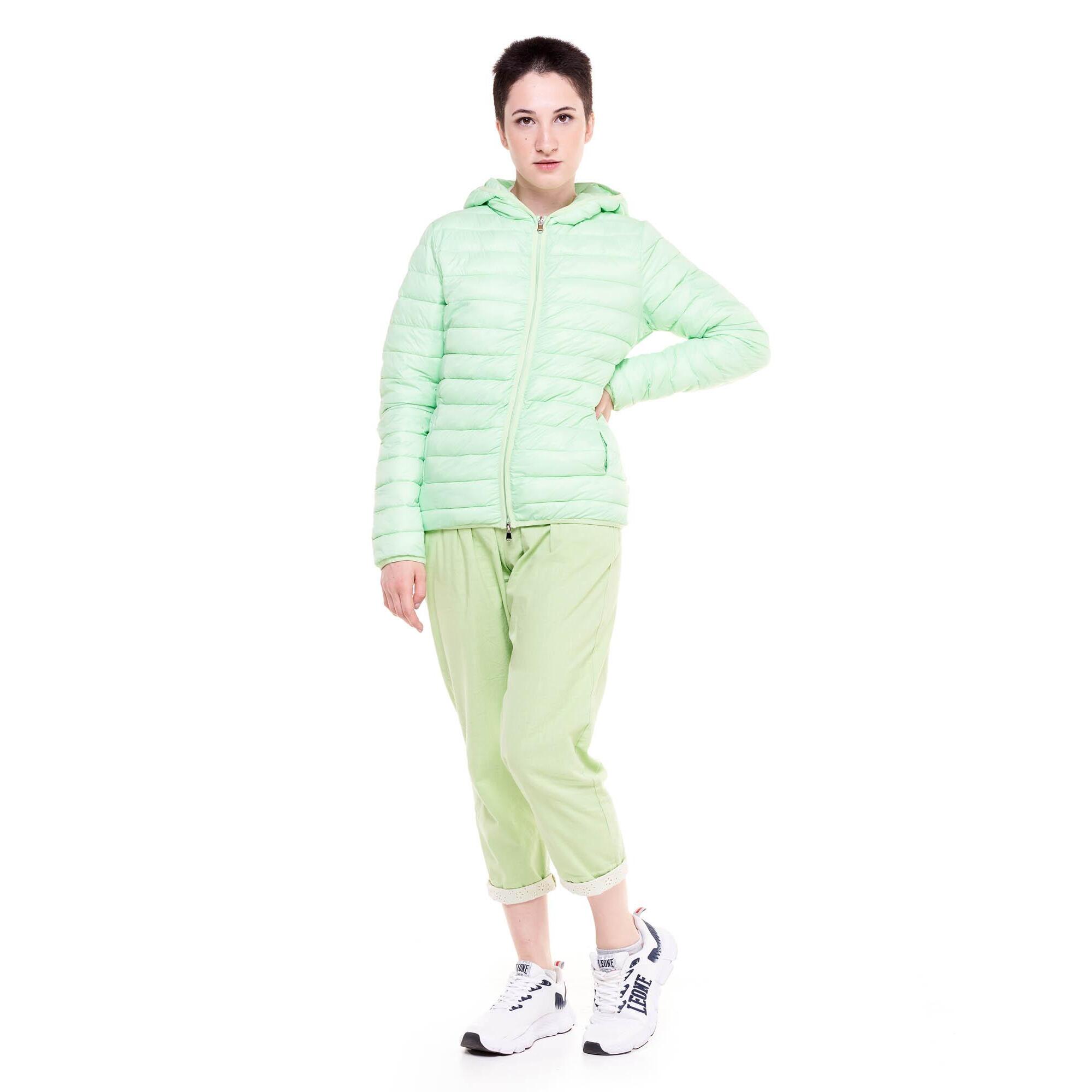 Chaqueta básica de mujer.