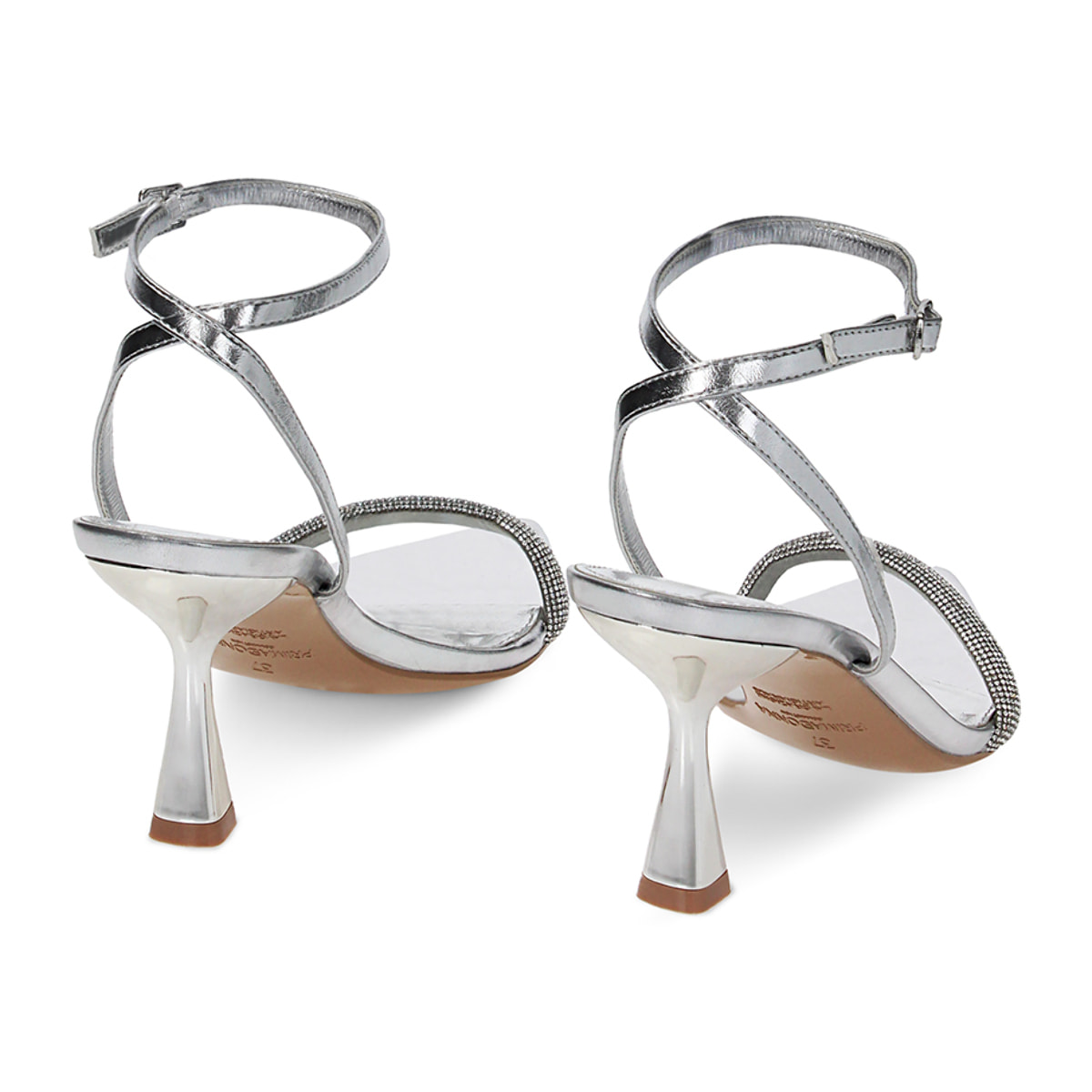 Sandalias con tacón plateado en laminado con piedras