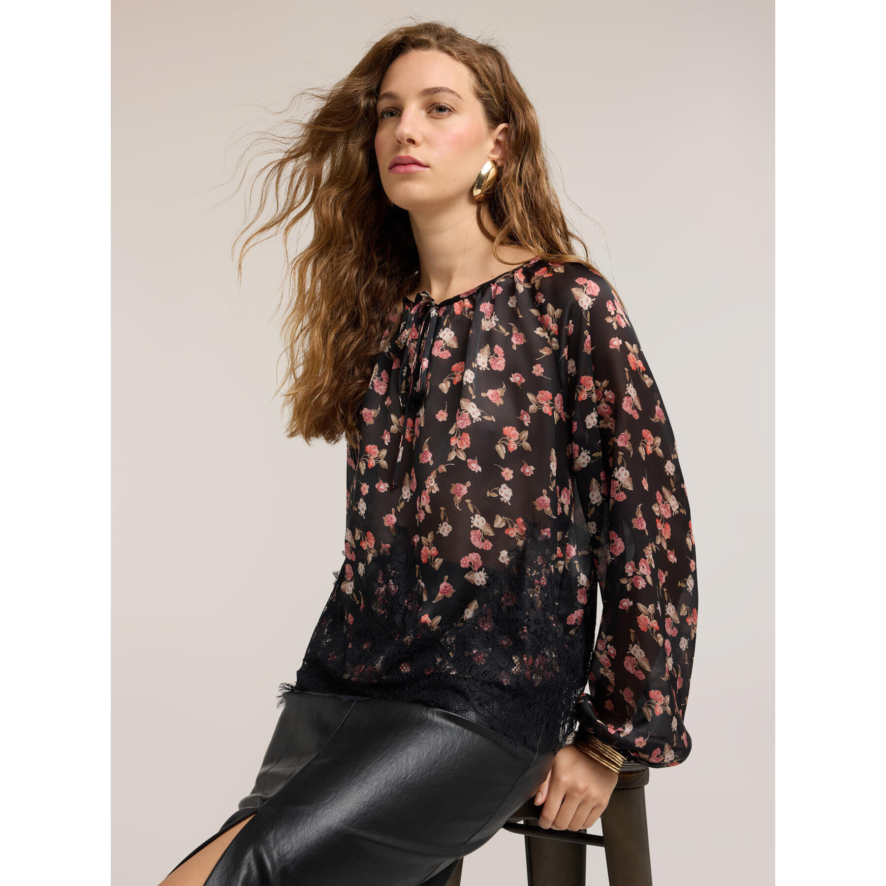 Motivi - Blusa in georgette con stampa floreale e pizzo - Nero
