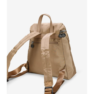 Mochila beige de nylon con cremallera