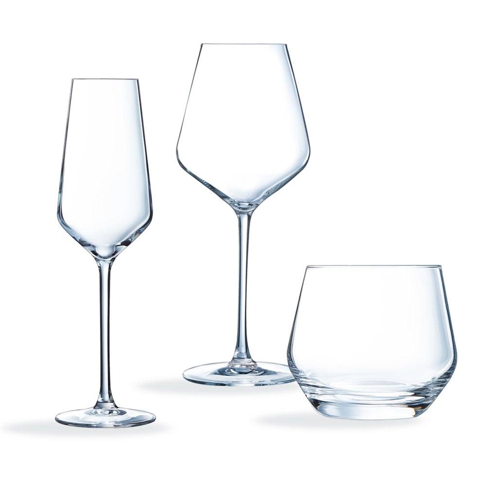 Ensemble 18 verres à pied et gobelets Distinction  - Chef&Sommelier